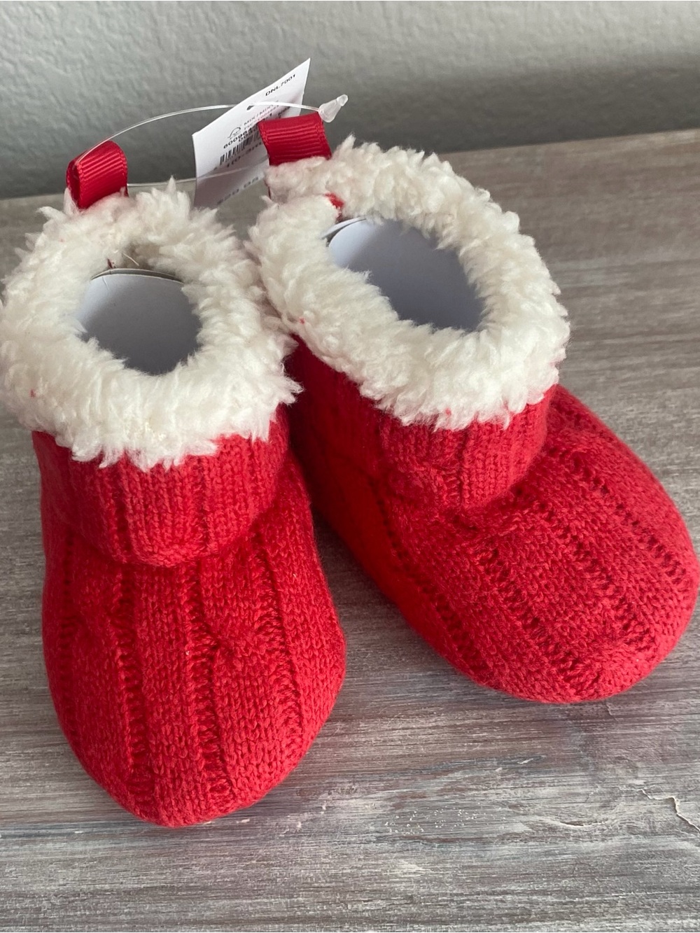 GAP Red Knit Baby Christmas Slippers Booties Faux Fur White Trim 0-3 Months